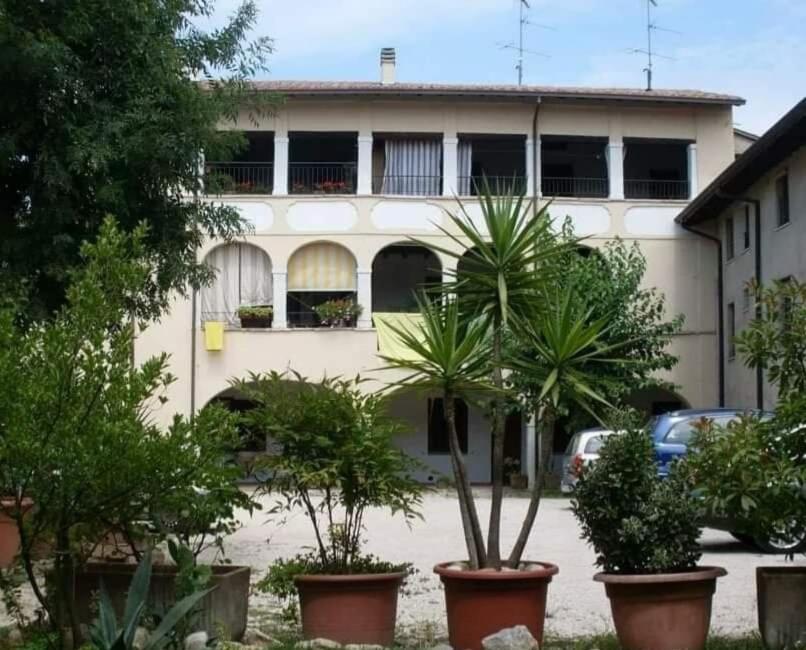 شقة Moniga del Garda  في Antico Convento المظهر الخارجي الصورة